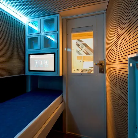 Resting Pods - Zzzleepandgo Wien Airport