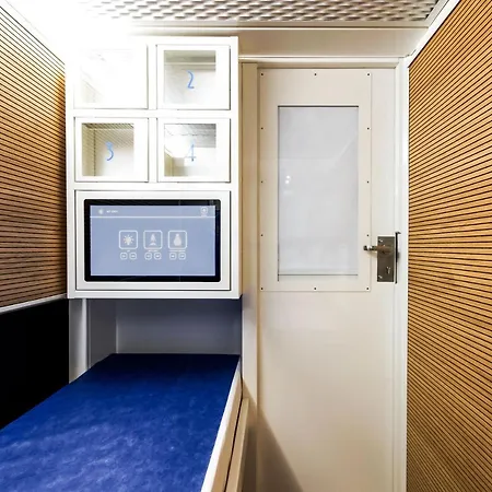 Resting Pods - Zzzleepandgo Wien Airport 캡슐호텔 슈베하트